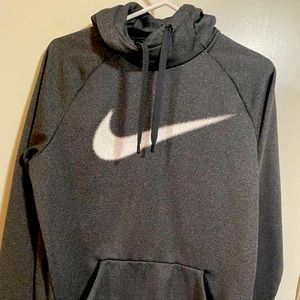 Mens Hoodie color gray it’s in a good condition